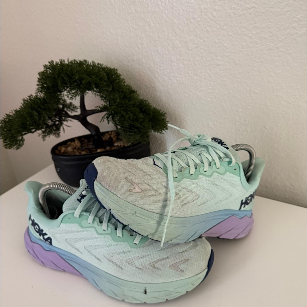 Hoka One One Arahi 6 Women's Shoes - Mint and Lavender - Picture 2 of 9